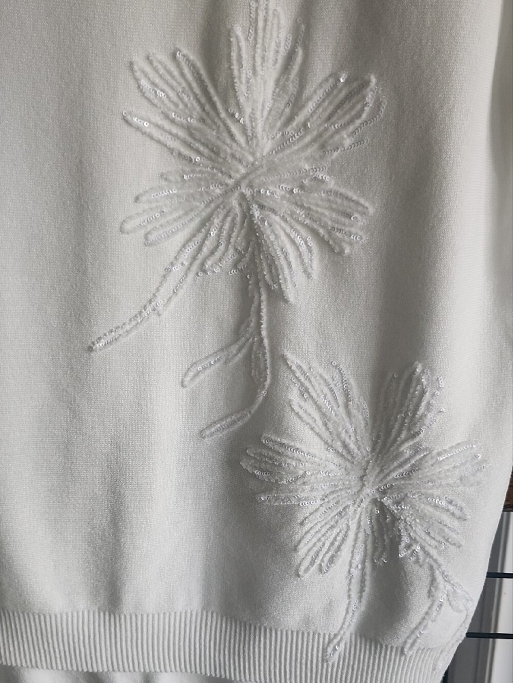Joseph Ribkoff White V-Neck Knit Top - Picture 2 of 3